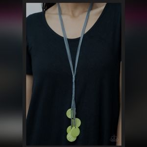 TIDAL TASSELS GREEN NECKLACE & EARRING SET